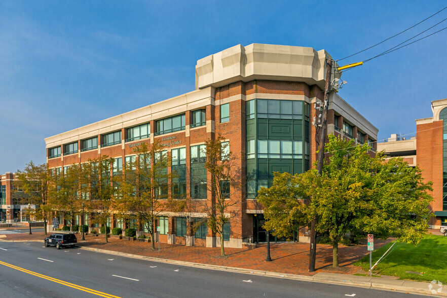 12 S Summit Ave, Gaithersburg, MD en alquiler - Foto del edificio - Imagen 1 de 4