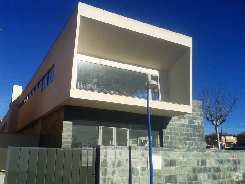 Calle la Coruña, 2, Torrejón del Rey, Guadalajara en venta - Foto del edificio - Imagen 2 de 4