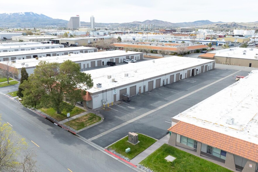 240 Freeport Blvd, Sparks, NV en alquiler - Foto del edificio - Imagen 2 de 14