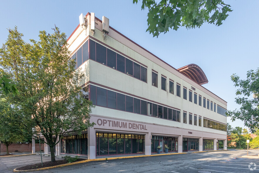 7389 Lee Hwy, Falls Church, VA en alquiler - Foto del edificio - Imagen 1 de 3