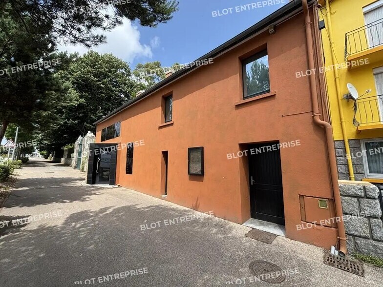 Local en Lorient en venta - Foto del edificio - Imagen 2 de 8