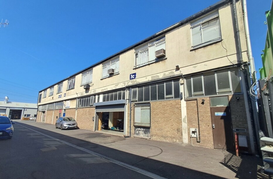 87 Beddington Ln, Croydon en alquiler Foto del edificio- Imagen 1 de 4