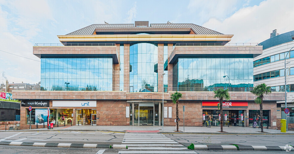 Avenida Reyes Católicos, 6, Majadahonda, Madrid en alquiler - Foto del edificio - Imagen 2 de 4