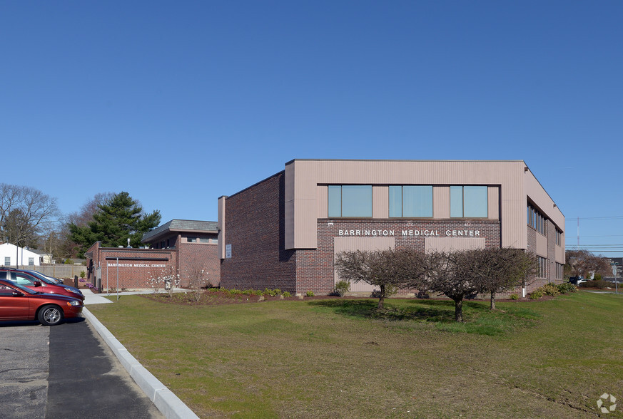 1525 Wampanoag Trl, East Providence, RI en alquiler - Foto del edificio - Imagen 3 de 20