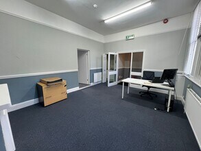 30 Mill St, Bedford en alquiler Foto del interior- Imagen 2 de 3