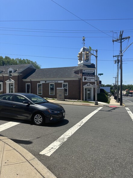 560-570 Cedar Ln, Teaneck, NJ en alquiler - Foto del edificio - Imagen 3 de 6