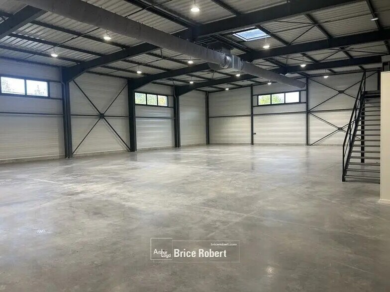 Nave en Granieu en venta - Foto del interior - Imagen 3 de 6