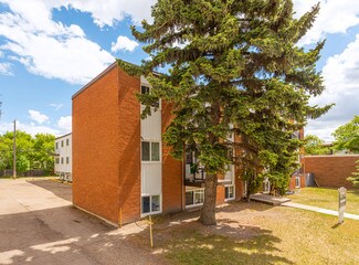 Más detalles de 11507 124 St, Edmonton, AB - Edificio residencial en venta