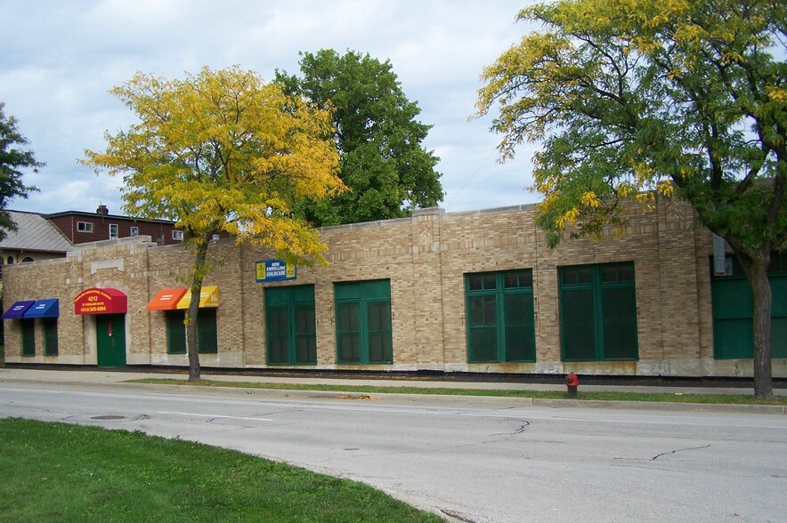 4212 W Highland Blvd, Milwaukee, WI en alquiler - Foto del edificio - Imagen 1 de 7