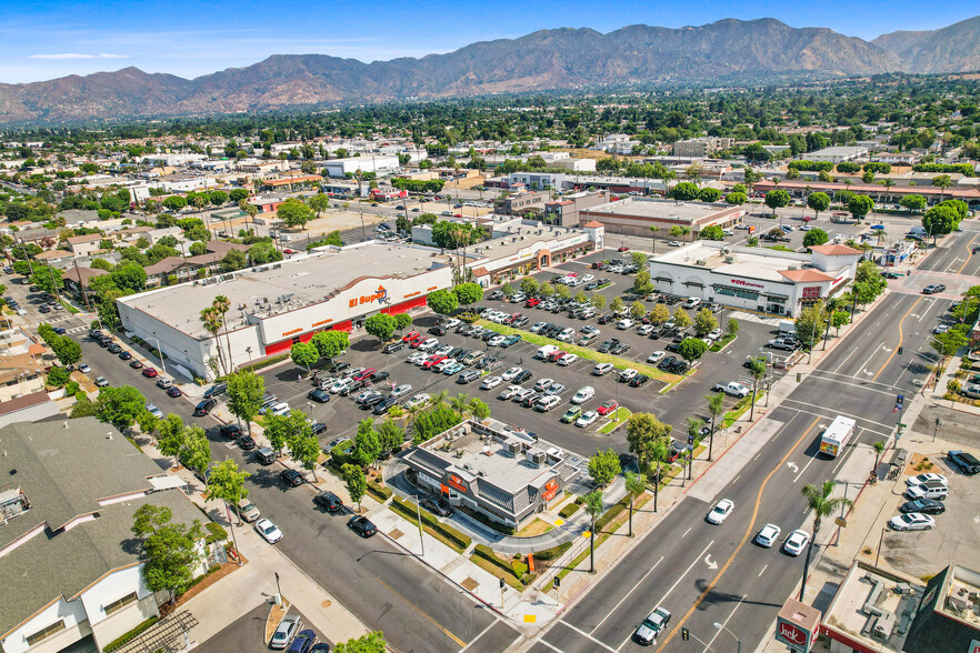 317 San Fernando Mission Blvd, San Fernando, CA en alquiler - Foto del edificio - Imagen 2 de 39