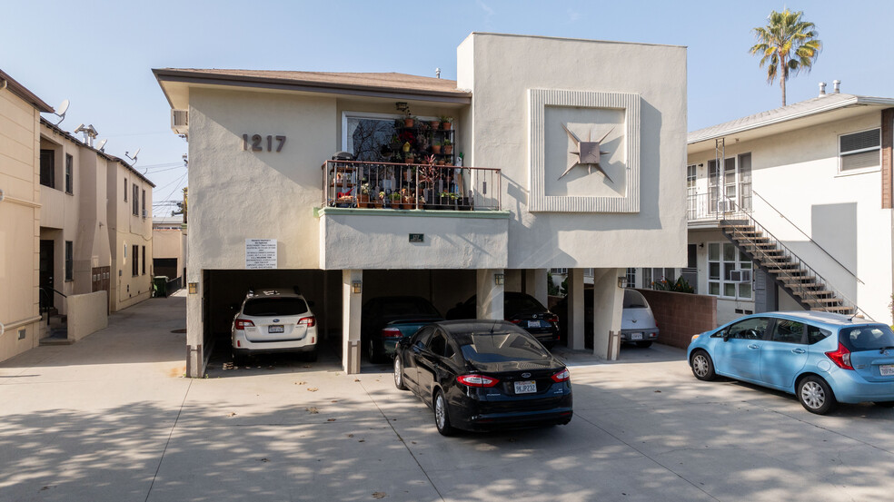 1217 S Orange Grove Ave, Los Angeles, CA en venta - Foto del edificio - Imagen 1 de 6