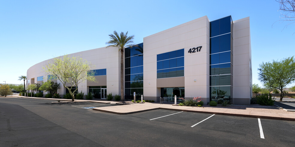 4217 E Cotton Center Blvd, Phoenix, AZ en alquiler - Foto del edificio - Imagen 1 de 1