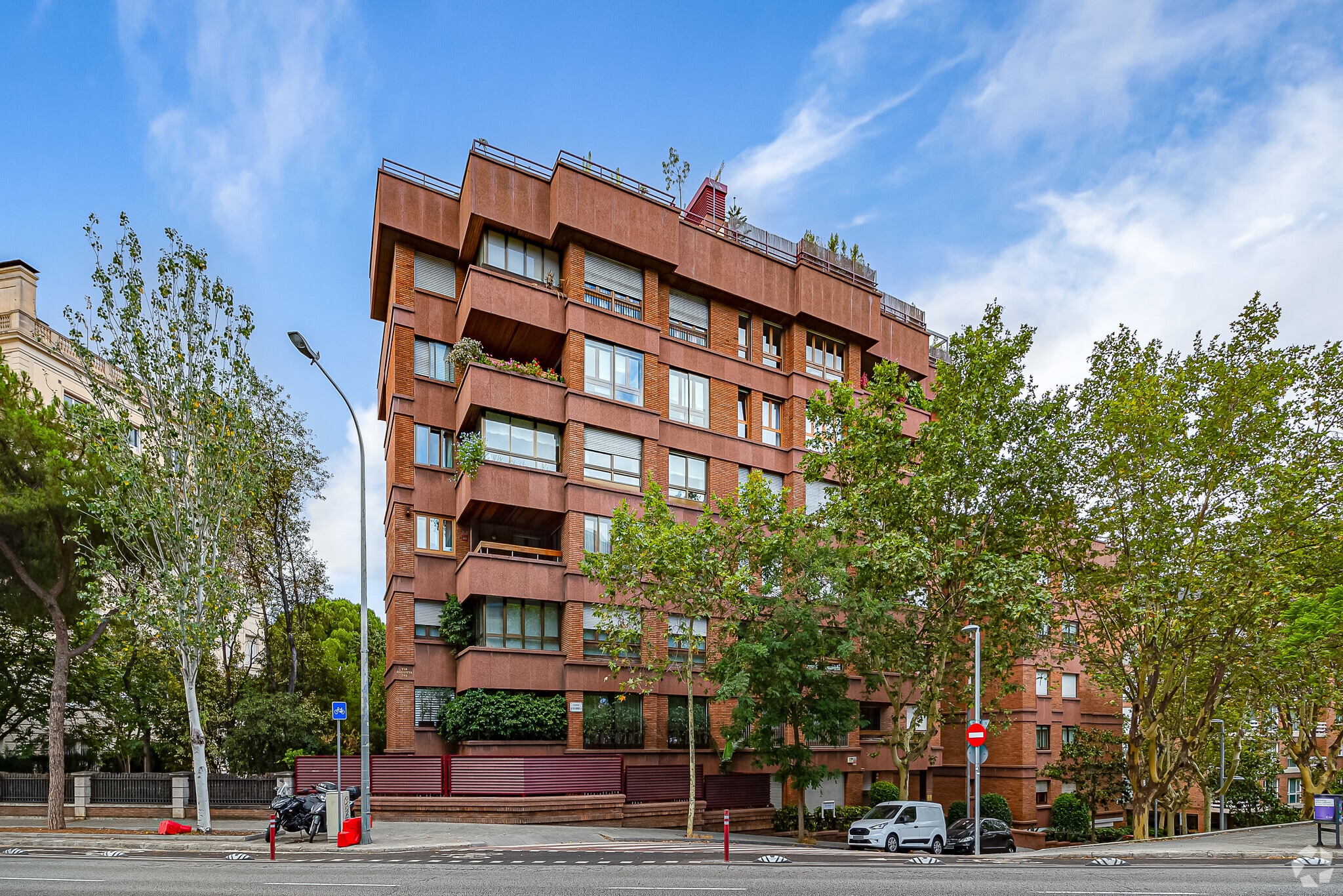 Edificio residencial en Barcelona, Barcelona en venta Foto principal- Imagen 1 de 17