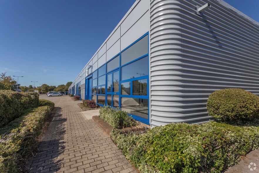 118-134 Tanners Dr, Milton Keynes en alquiler - Foto del edificio - Imagen 2 de 4