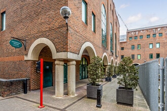 16 Pepper St, London en alquiler Foto del edificio- Imagen 1 de 8