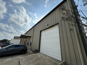 252 Frog Pond Ln, Dripping Springs, TX en alquiler Foto del edificio- Imagen 1 de 15