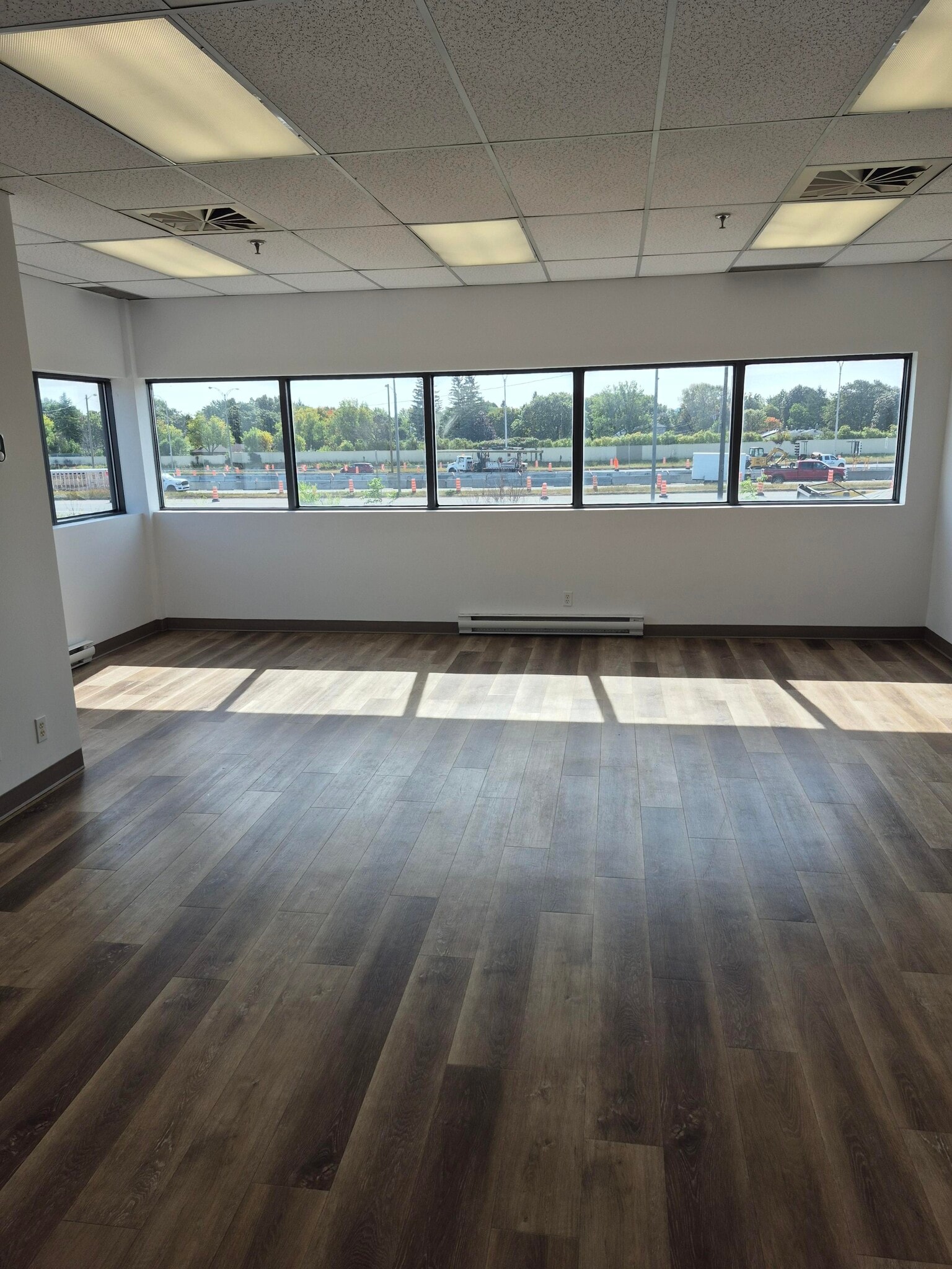 2500 Rue Jean-Perrin, Québec, QC en alquiler Foto del interior- Imagen 1 de 3