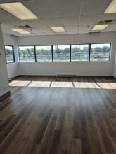 2500 Rue Jean-Perrin, Québec, QC en alquiler Foto del interior- Imagen 1 de 3