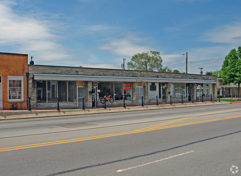 7-17 N Main St, Englewood, OH en alquiler - Foto del edificio - Imagen 2 de 3