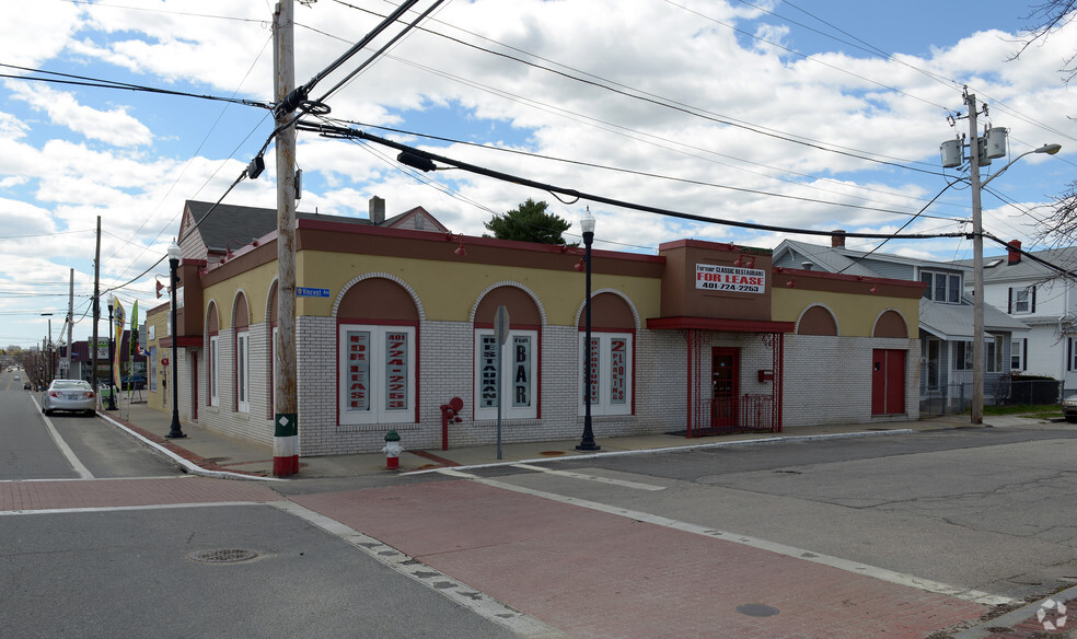 1058 Charles St, Providence, RI en alquiler - Foto del edificio - Imagen 2 de 20