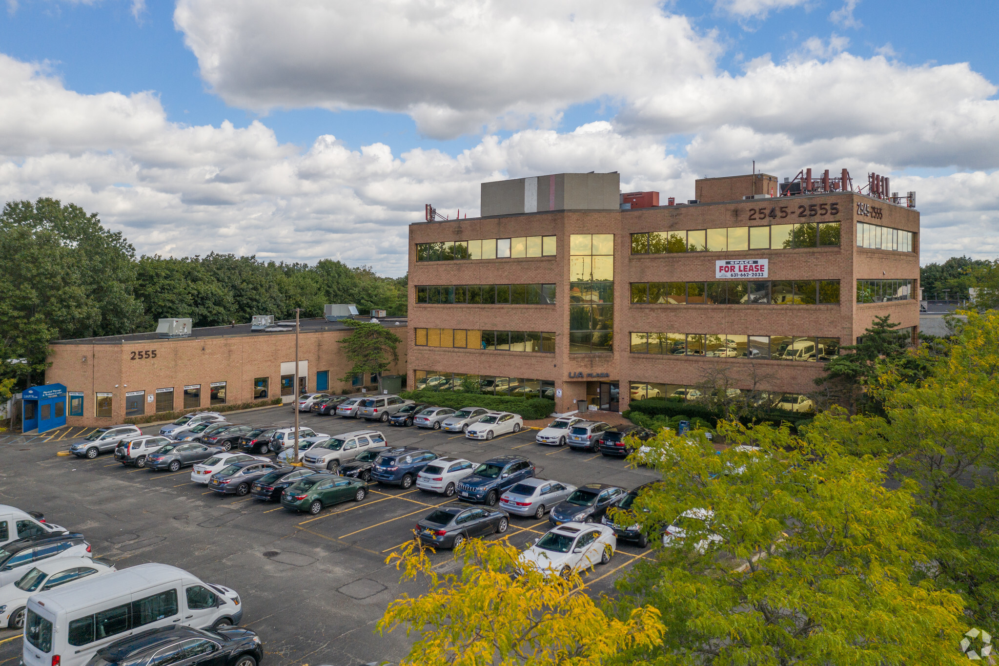 2545-2555 Hempstead Tpke, East Meadow, NY en alquiler Foto del edificio- Imagen 1 de 12