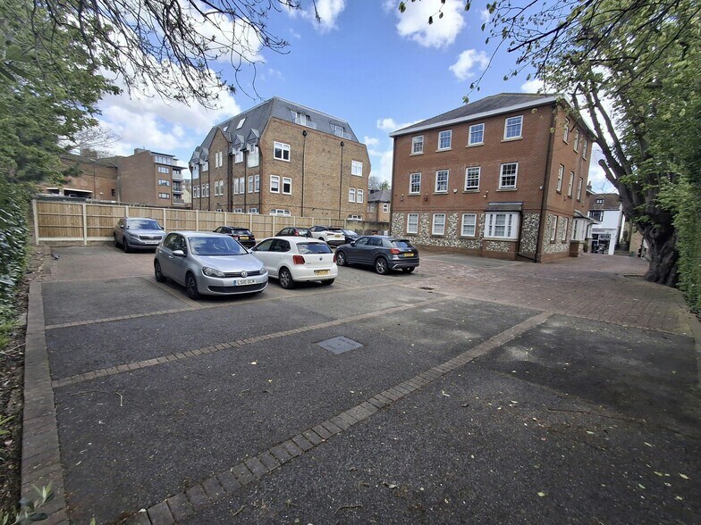 26-26A Bridge St, Leatherhead en venta - Foto del edificio - Imagen 2 de 17