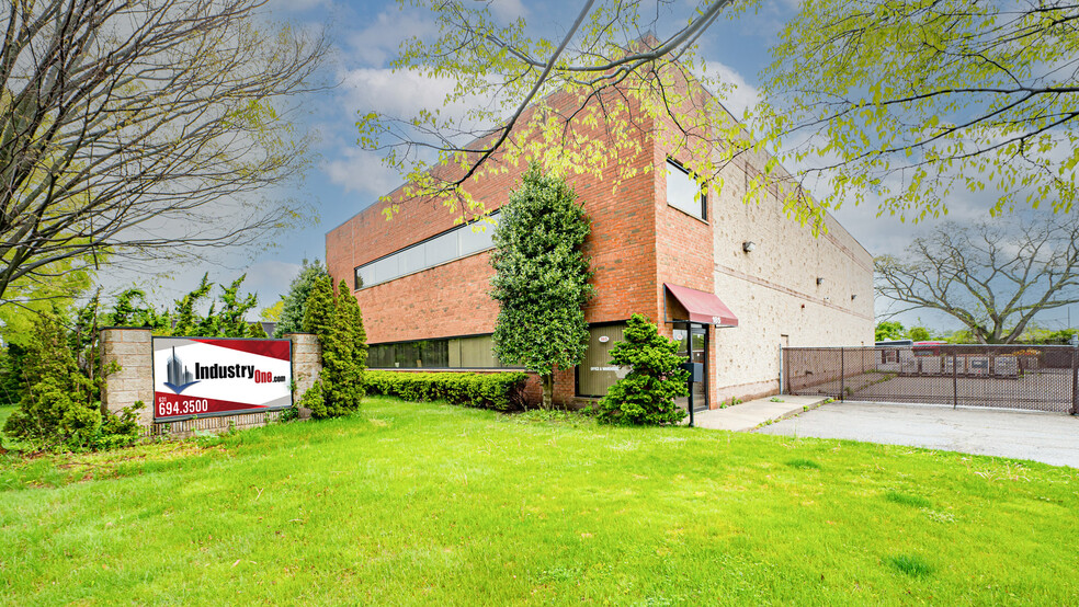 185 Route 109, West Babylon, NY en venta - Foto del edificio - Imagen 1 de 23