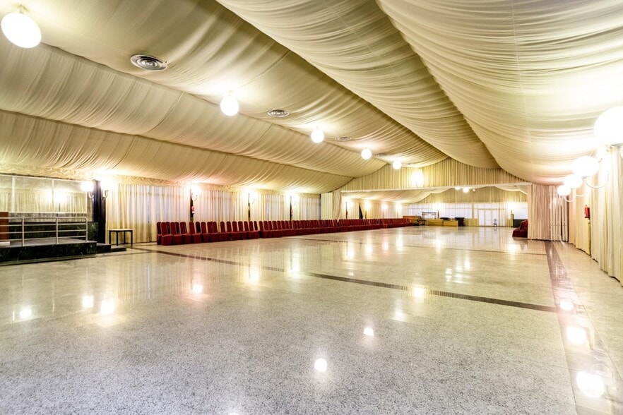Hotel y hospedaje en Villalbilla, Madrid en venta - Foto del edificio - Imagen 3 de 5