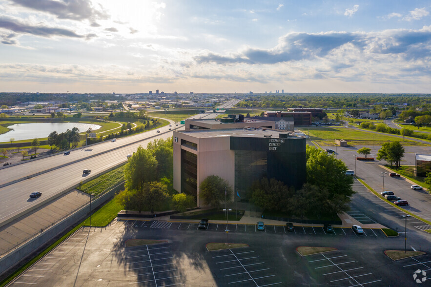 4606 S Garnett Rd, Tulsa, OK en alquiler - Foto del edificio - Imagen 3 de 4