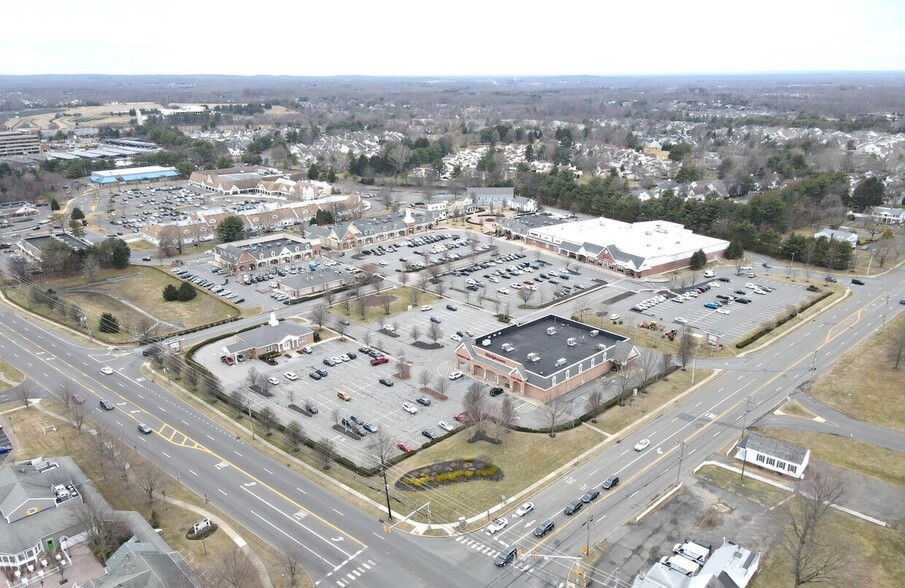 401b W Main St, Freehold, NJ en alquiler - Foto del edificio - Imagen 3 de 4