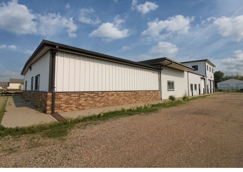 6008 Highway 2 E, Minot, ND en venta - Foto del edificio - Imagen 1 de 47