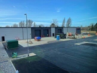 Más detalles de 706-707 Stirling Rd, Slough - Nave en alquiler