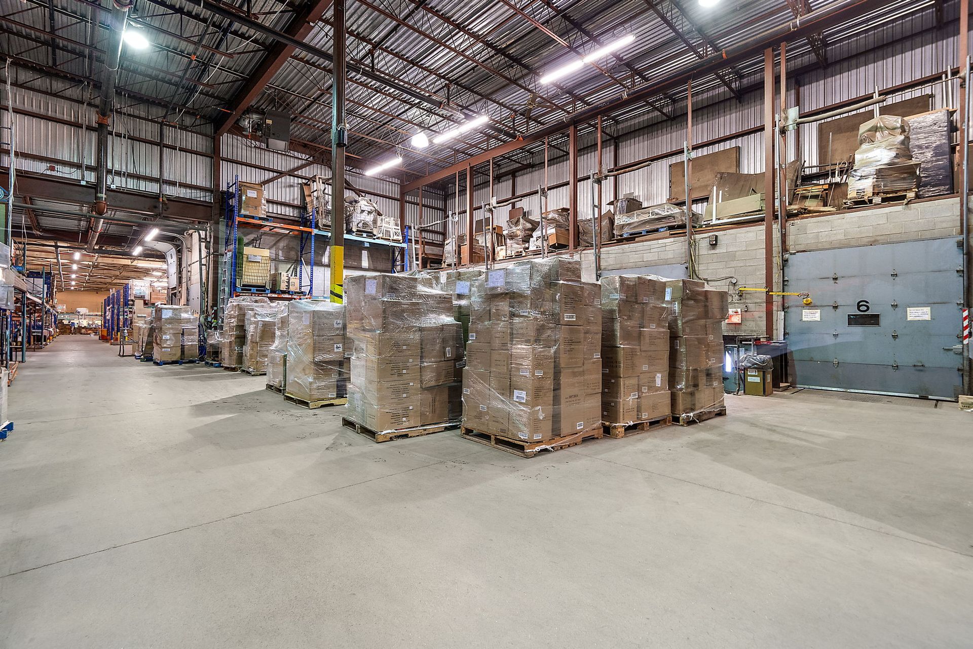 5660 Rue Ferrier, Mont-Royal, QC en alquiler Foto del interior- Imagen 1 de 5