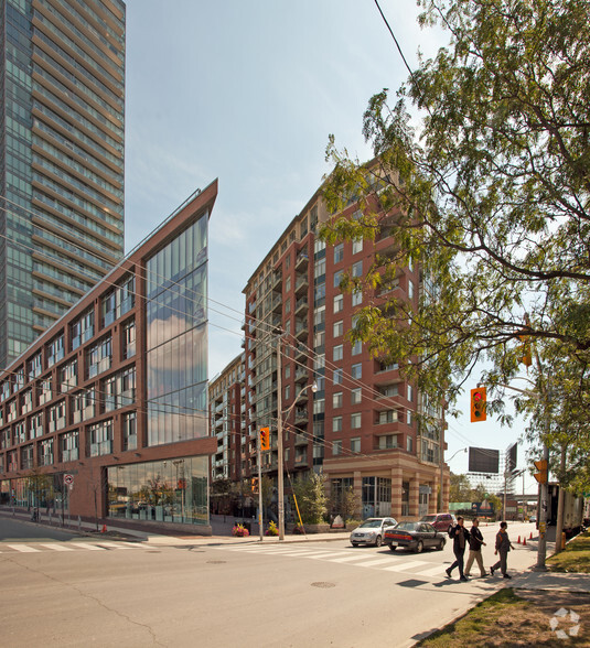 28-36 Distillery Ln, Toronto, ON en alquiler - Foto del edificio - Imagen 2 de 6