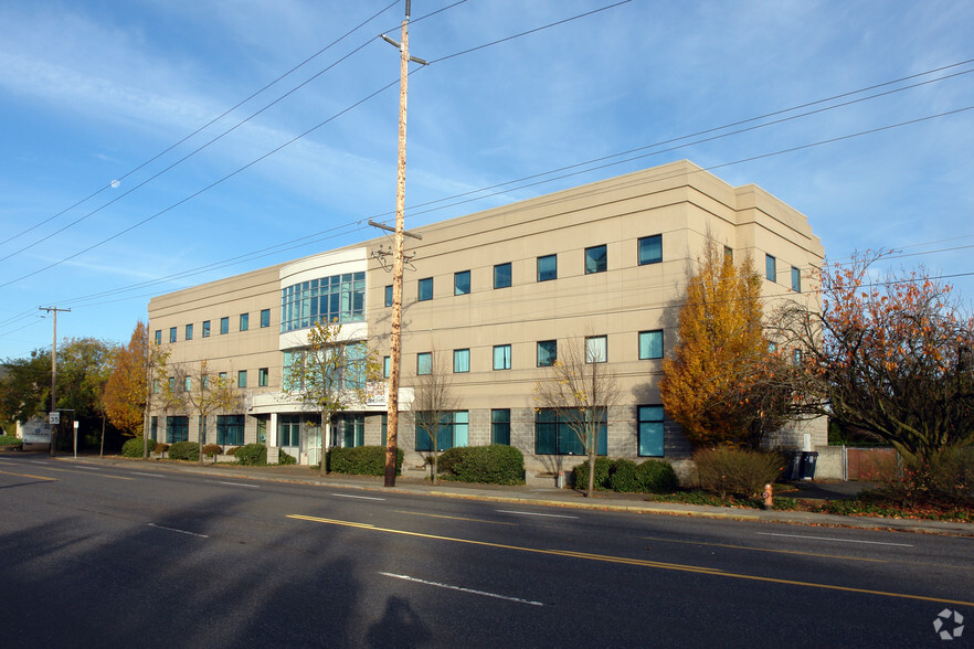 10535 NE Glisan St, Portland, OR en alquiler - Foto del edificio - Imagen 1 de 8