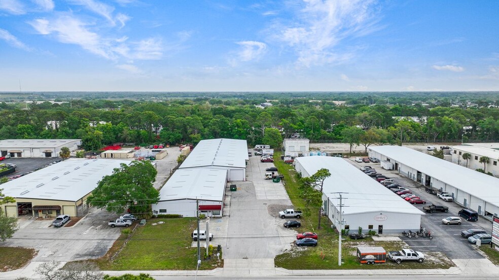 1985 Cattlemen Rd, Sarasota, FL en alquiler - Foto del edificio - Imagen 3 de 9