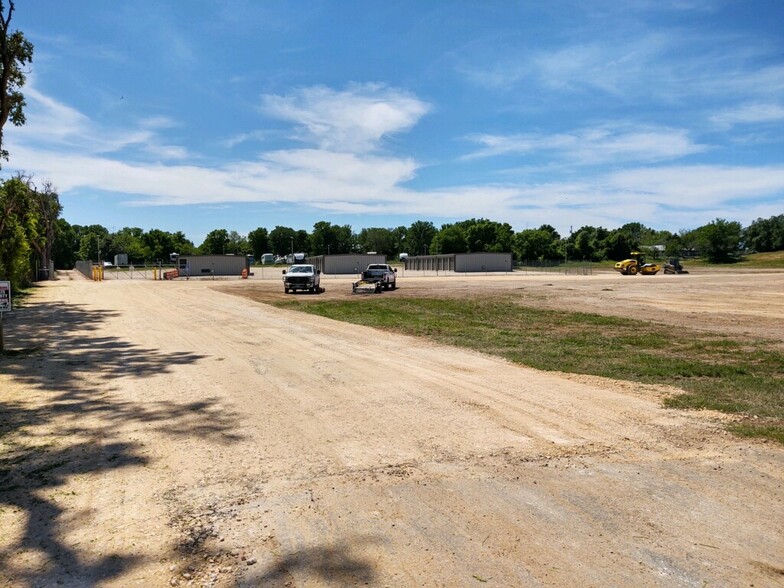 879 W State Highway 71, Smithville, TX en alquiler - Foto del edificio - Imagen 2 de 6