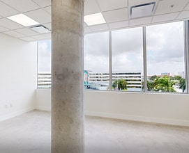 850 NW 42nd Ave, Miami, FL en alquiler Foto del interior- Imagen 2 de 7