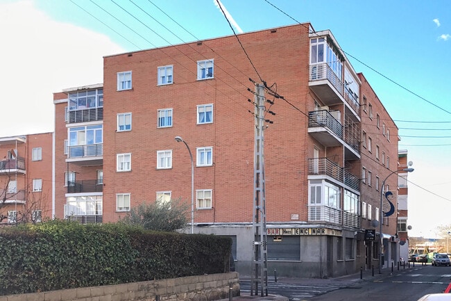 Más detalles de Calle Maestro Serrano, 27, Collado Villalba - Edificio residencial​ en venta