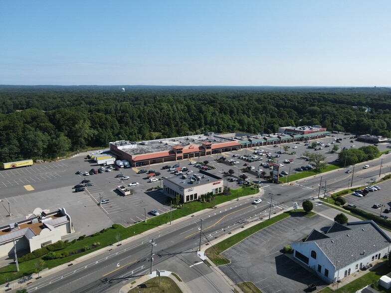 601 Portion Rd, Ronkonkoma, NY en alquiler - Foto del edificio - Imagen 1 de 22