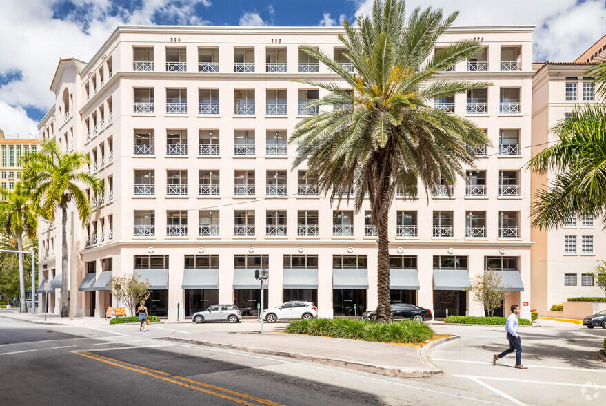 95 Merrick Way, Coral Gables, FL en alquiler - Foto del edificio - Imagen 2 de 3