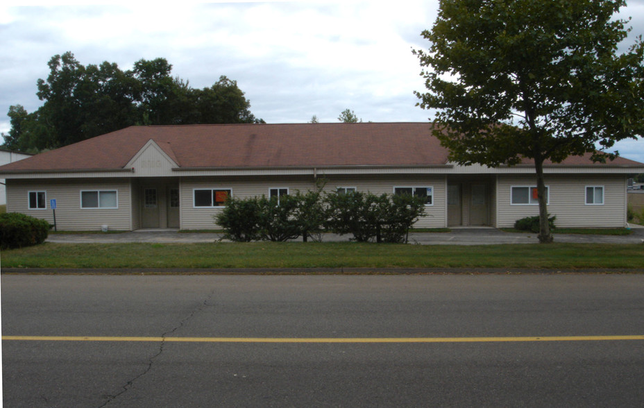 11 Sycamore Way, Branford, CT en alquiler - Foto del edificio - Imagen 3 de 3