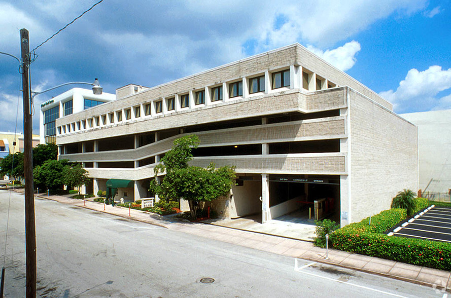 1575 San Ignacio Ave, Coral Gables, FL en alquiler - Foto principal - Imagen 1 de 6