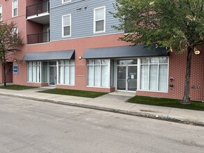 10414 81 Av NW, Edmonton, AB en alquiler Foto del edificio- Imagen 1 de 10