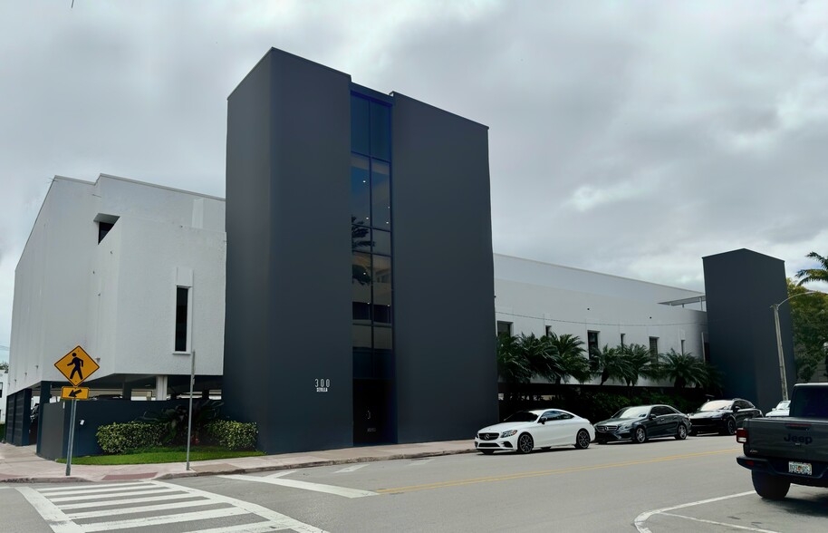 300 Sevilla Ave, Coral Gables, FL en venta - Foto del edificio - Imagen 1 de 26