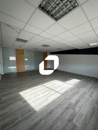 Más detalles de 68 Rue De La Croix De L'Orme, Morainvilliers - Oficina en venta