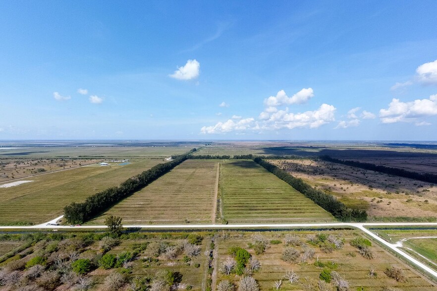 Schumann Rd, Fort Pierce, FL en venta - Foto del edificio - Imagen 1 de 5