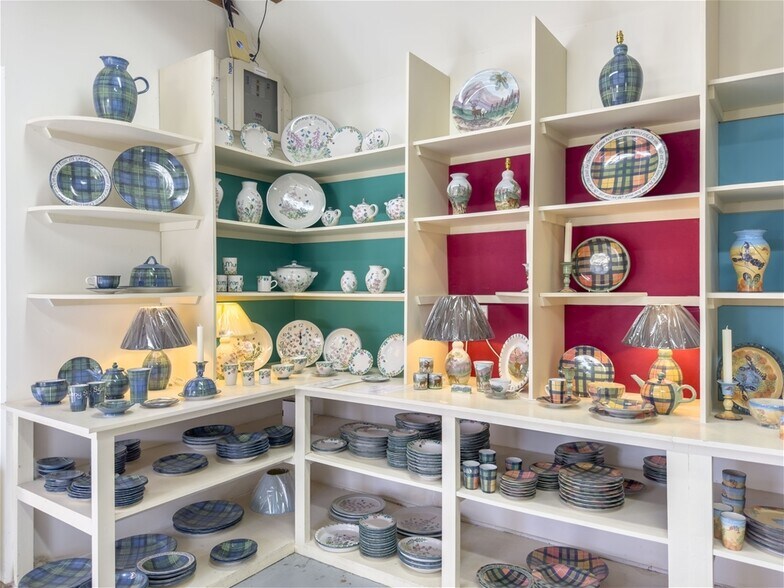 Vacant Retail Unit (Formerly The Tain Pottery), Tain en venta - Foto del edificio - Imagen 2 de 17