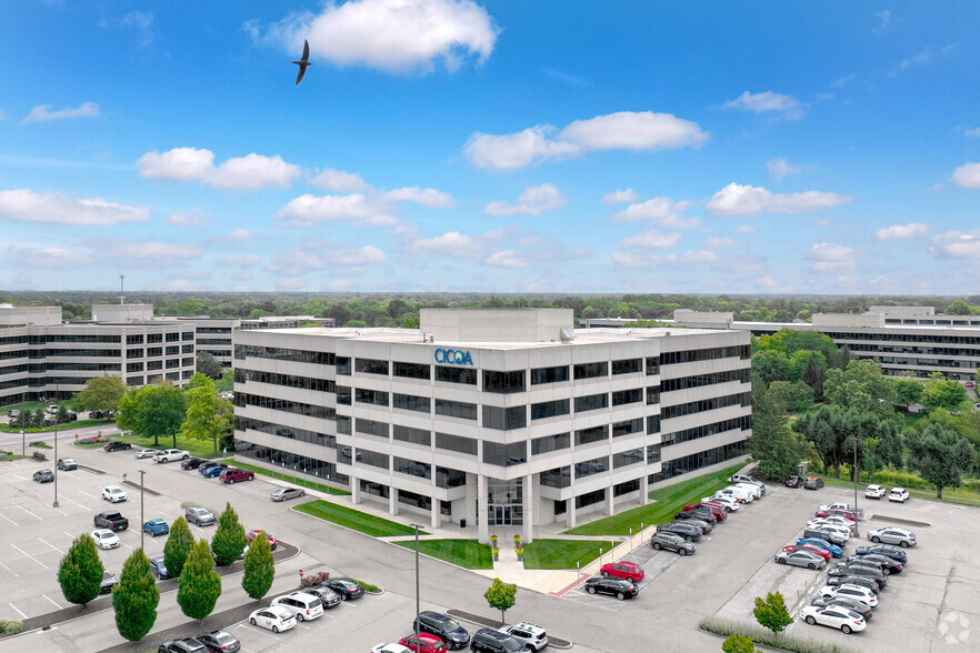 8440 Woodfield Crossing Blvd, Indianapolis, IN en alquiler - Foto del edificio - Imagen 2 de 17