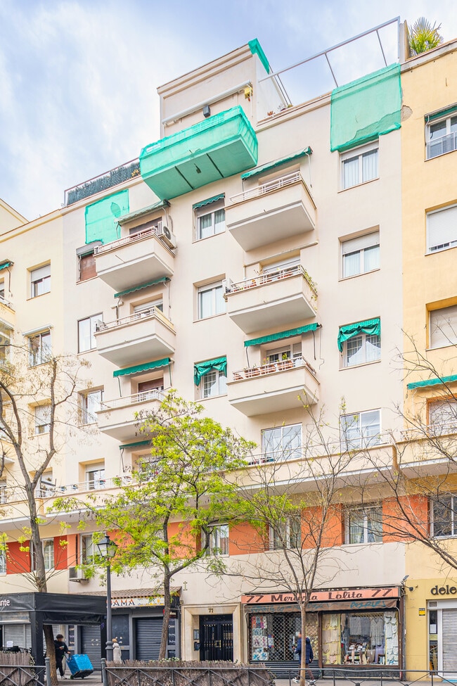 Más detalles de Calle de Guzmán el Bueno, 77, Madrid - Local en alquiler